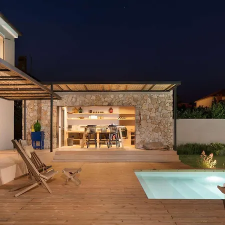 Holiday home Em *